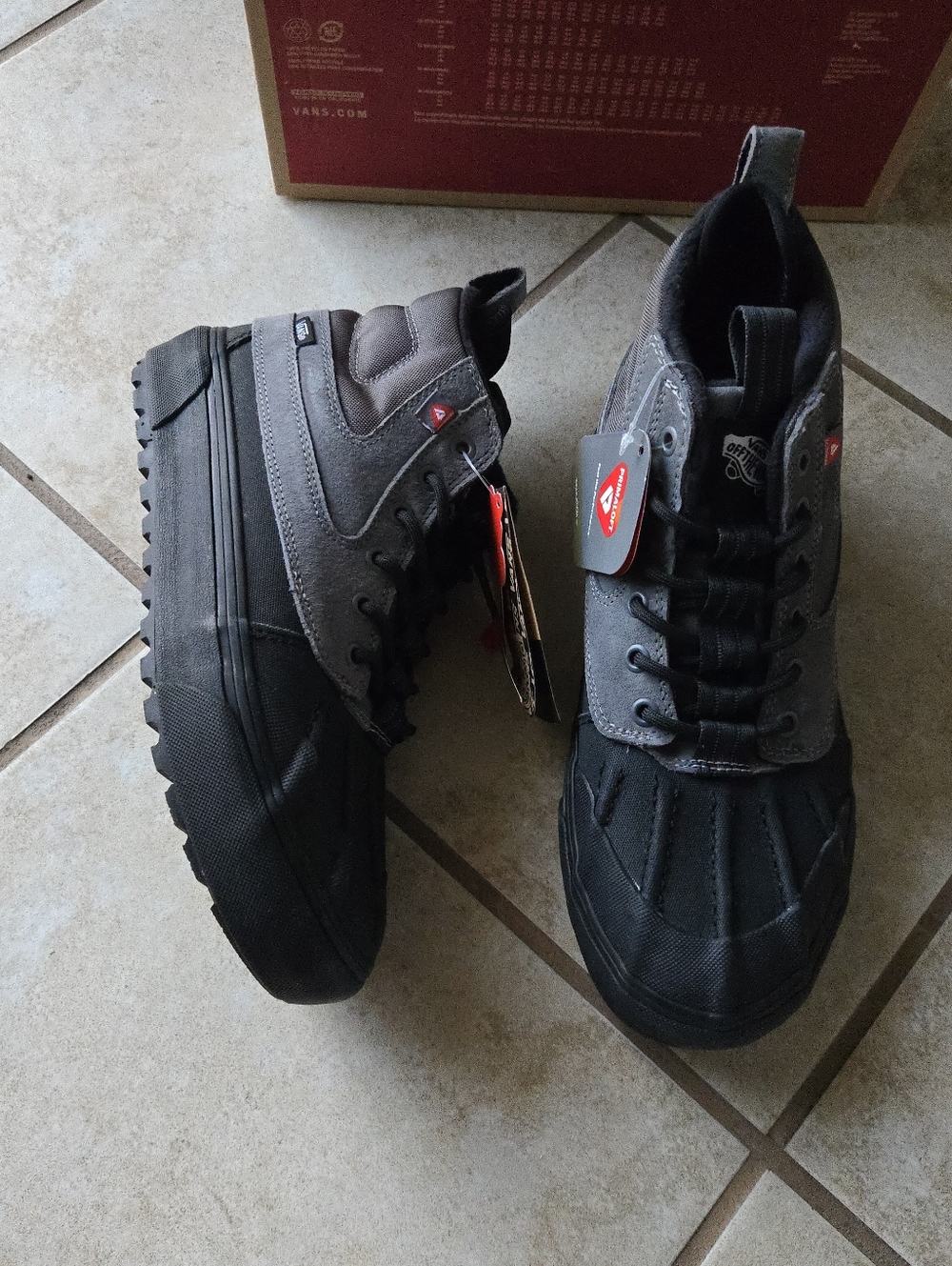 Vans Sk8 Hi Del Pato Women size 8.5 Grey and Black Primaloft 052026